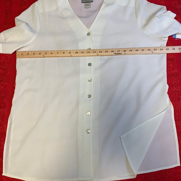 Notations Woman NWT Ivory Short Sleeve Button Up Blouse in Women's Size 1X - Picture 9 of 11
